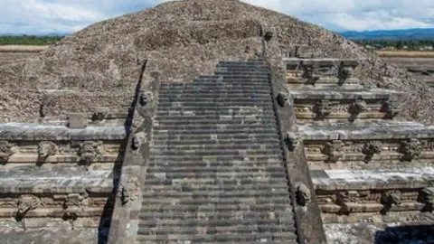 王心迪阿勒泰自由式滑雪赛夺冠，徐梦桃摘得银牌